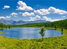 Камни стоят друг на друге с идеальным балансом